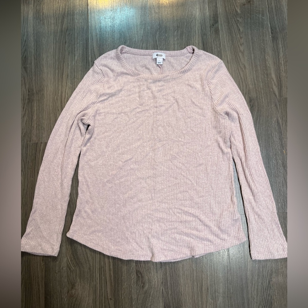 ⭐️ 3/$20 Long-sleeve shirt/sweater